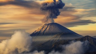 火山视频:澳门正版资料大全资料生肖卡-台湾情侣遭偷拍被传台版N号房