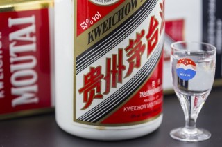 搜狐订阅：香港资料免费长期公开-茅台酒下跌“蝴蝶效应”