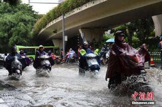 百度平台:新澳彩资料免费公开-广西暴雨后道路成河